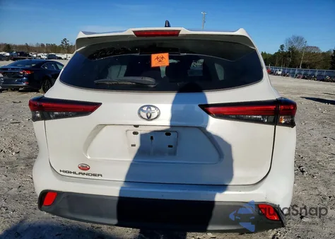 2022 Toyota Highlander L z USA, uszkodzony, nr VIN 5TDCZRAH2NS117028